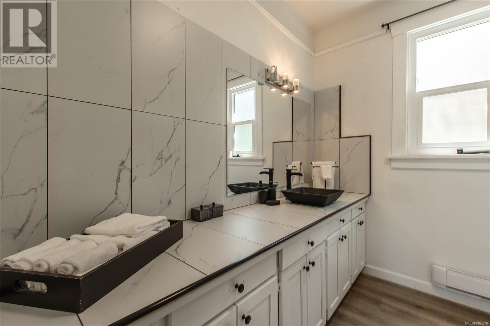 8585 Bothwell Rd, Port Alberni real estate listing 986210