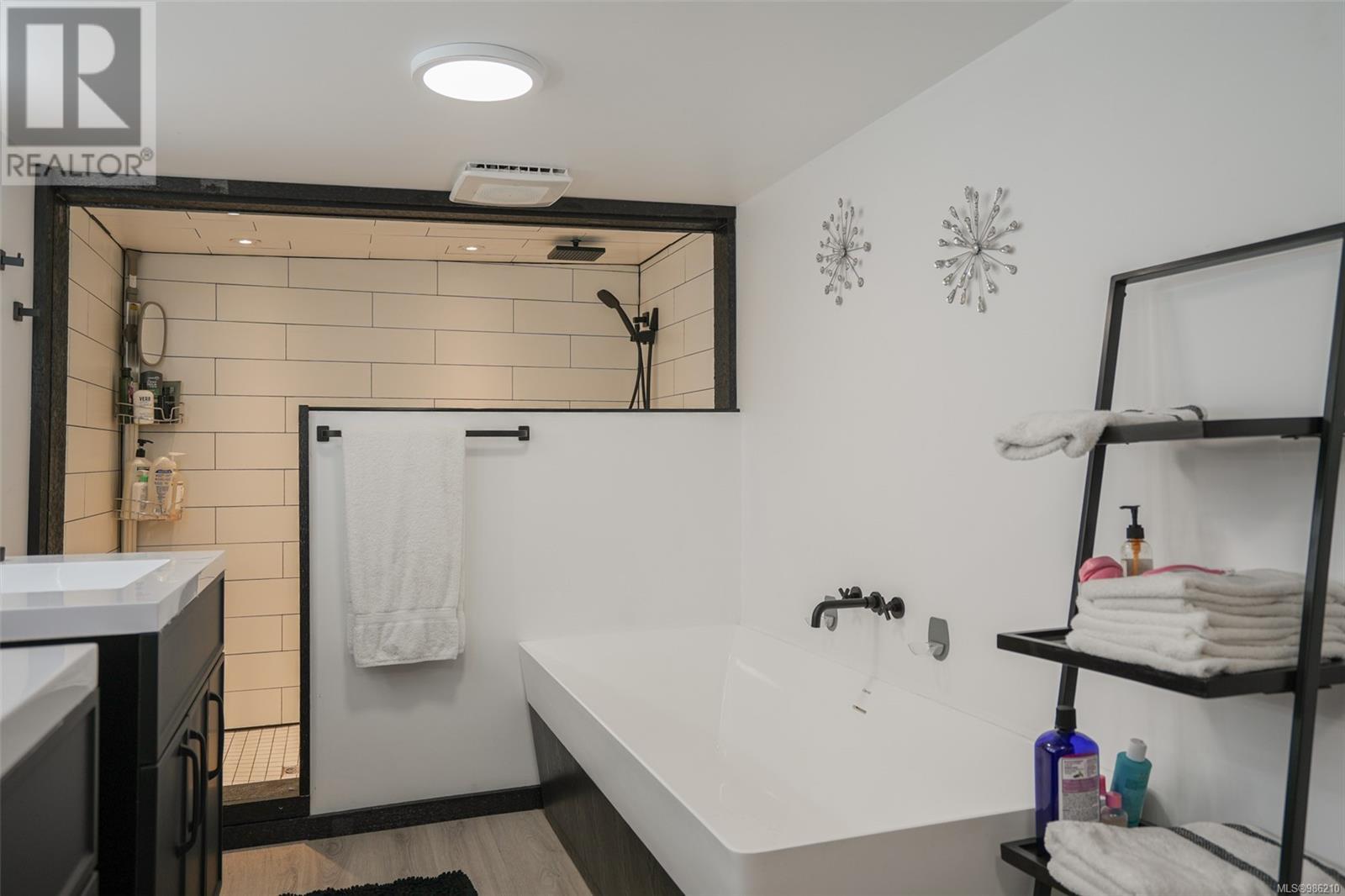 8585 Bothwell Rd, Port Alberni real estate listing 986210