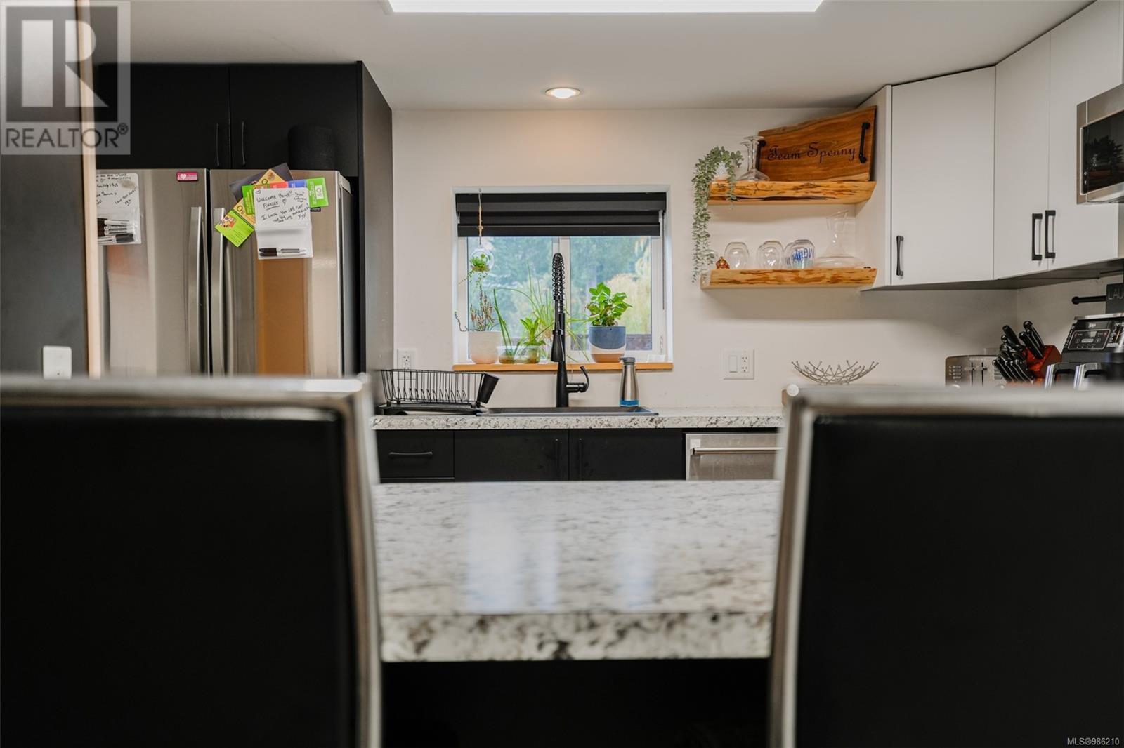 8585 Bothwell Rd, Port Alberni real estate listing 986210