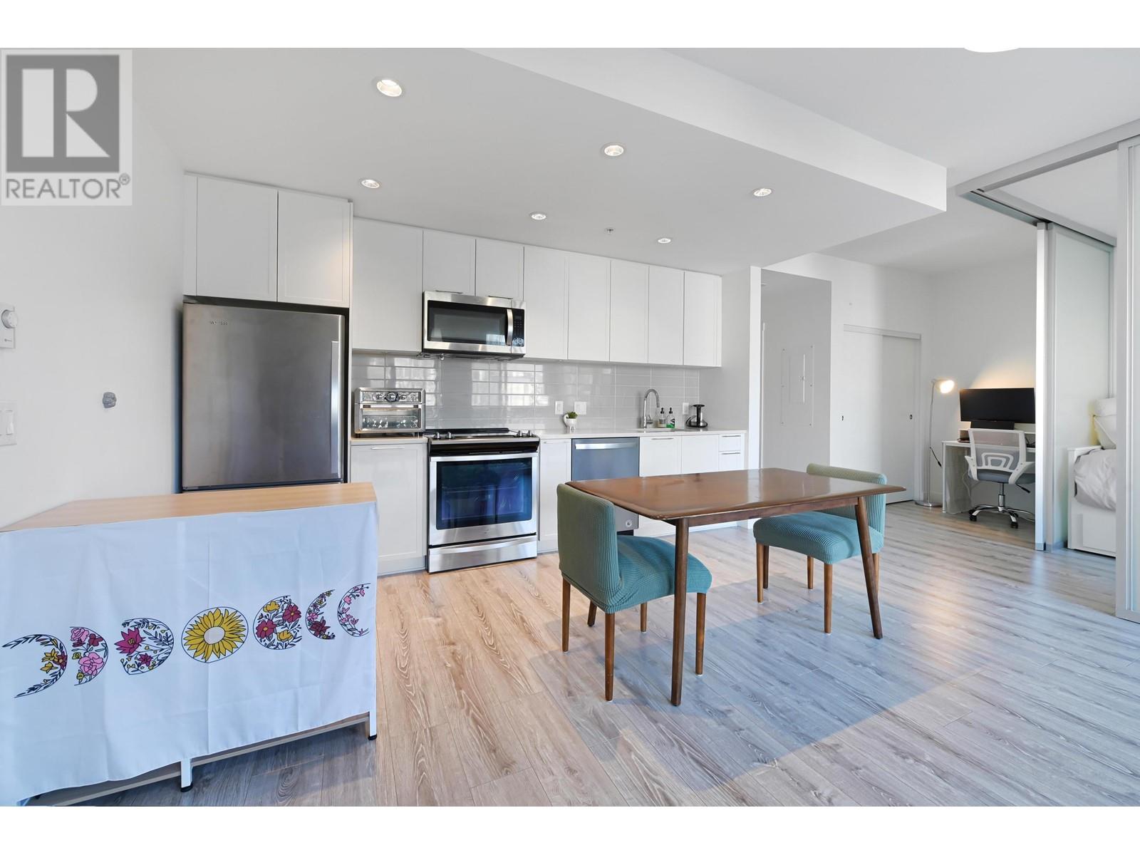 Photo 24 of 307 2382 Atkins Avenue, Port Coquitlam BC