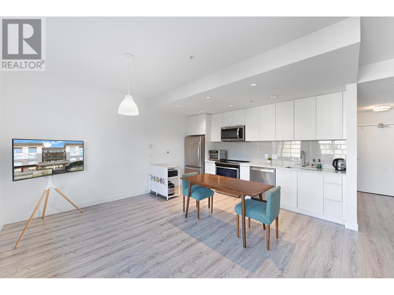 Photo 16 of 307 2382 Atkins Avenue, Port Coquitlam BC