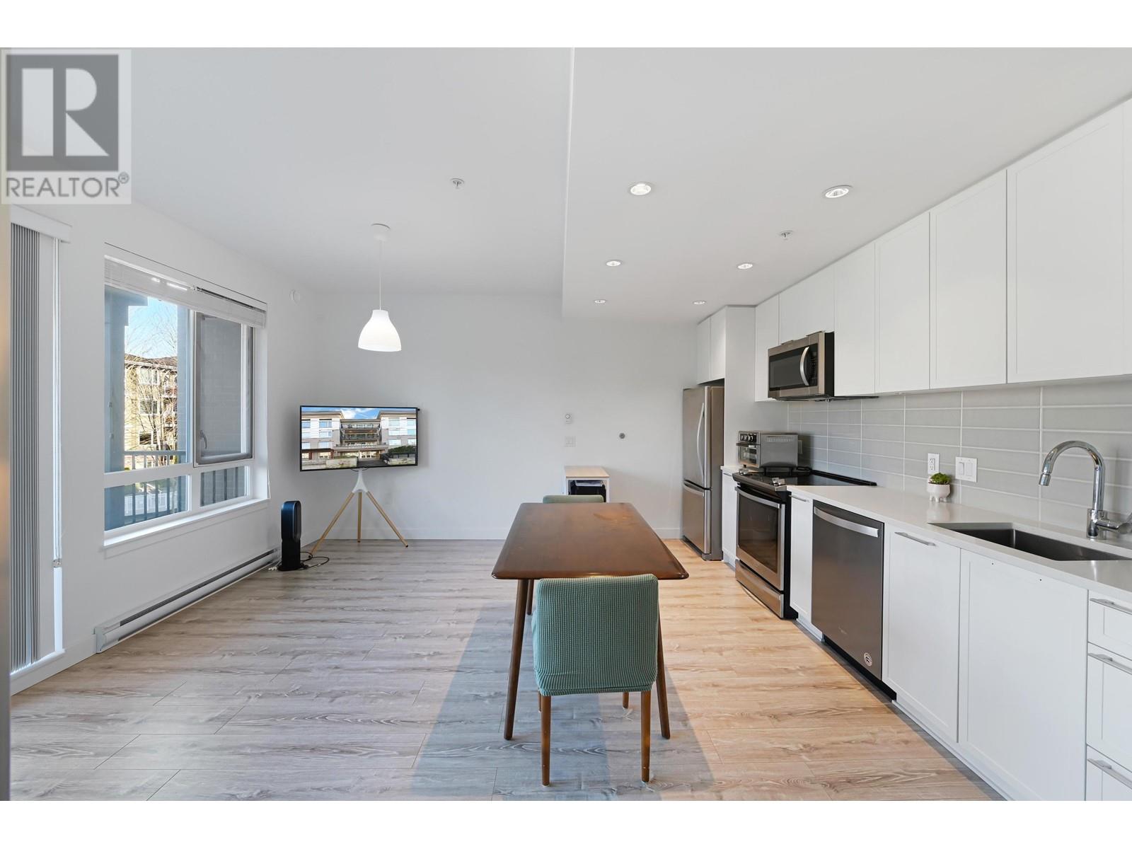 Photo 18 of 307 2382 Atkins Avenue, Port Coquitlam BC