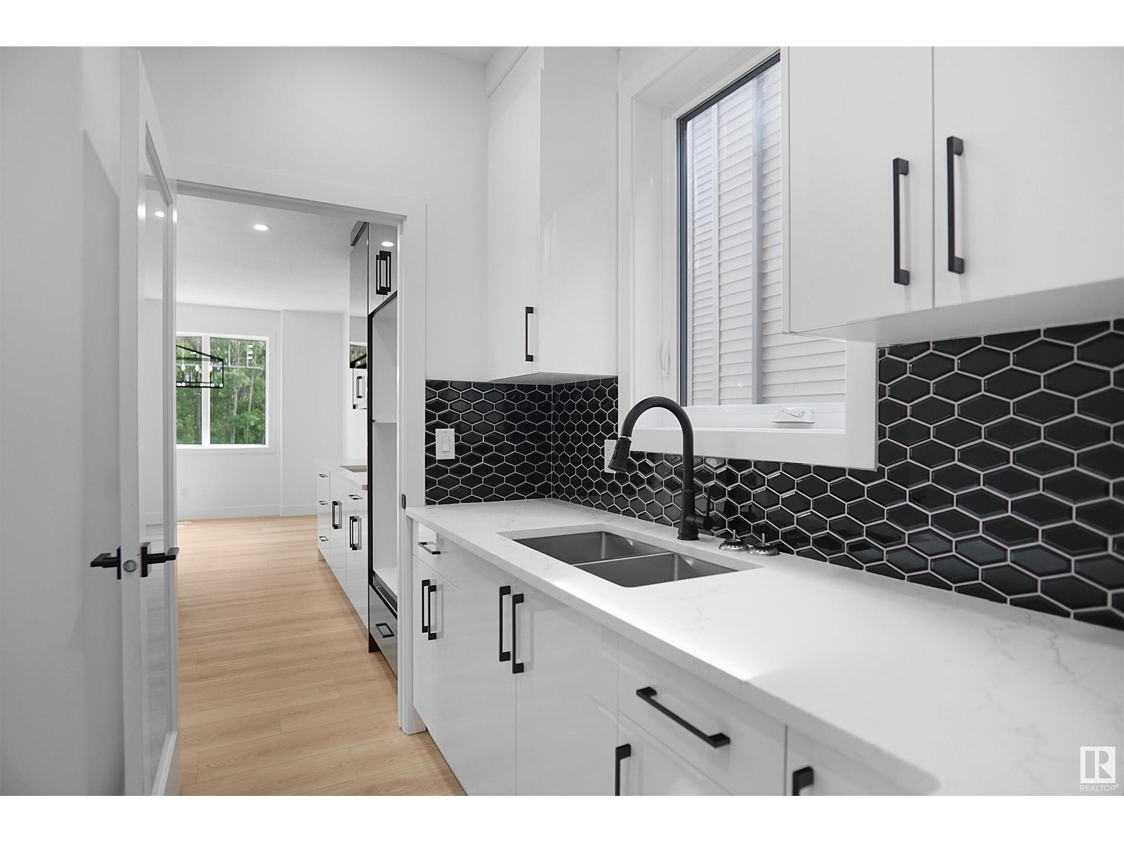 3508 6 ST NW, Edmonton