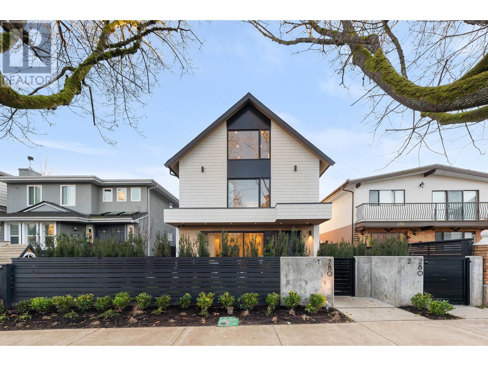 2 280 E 32 AVENUE, Vancouver