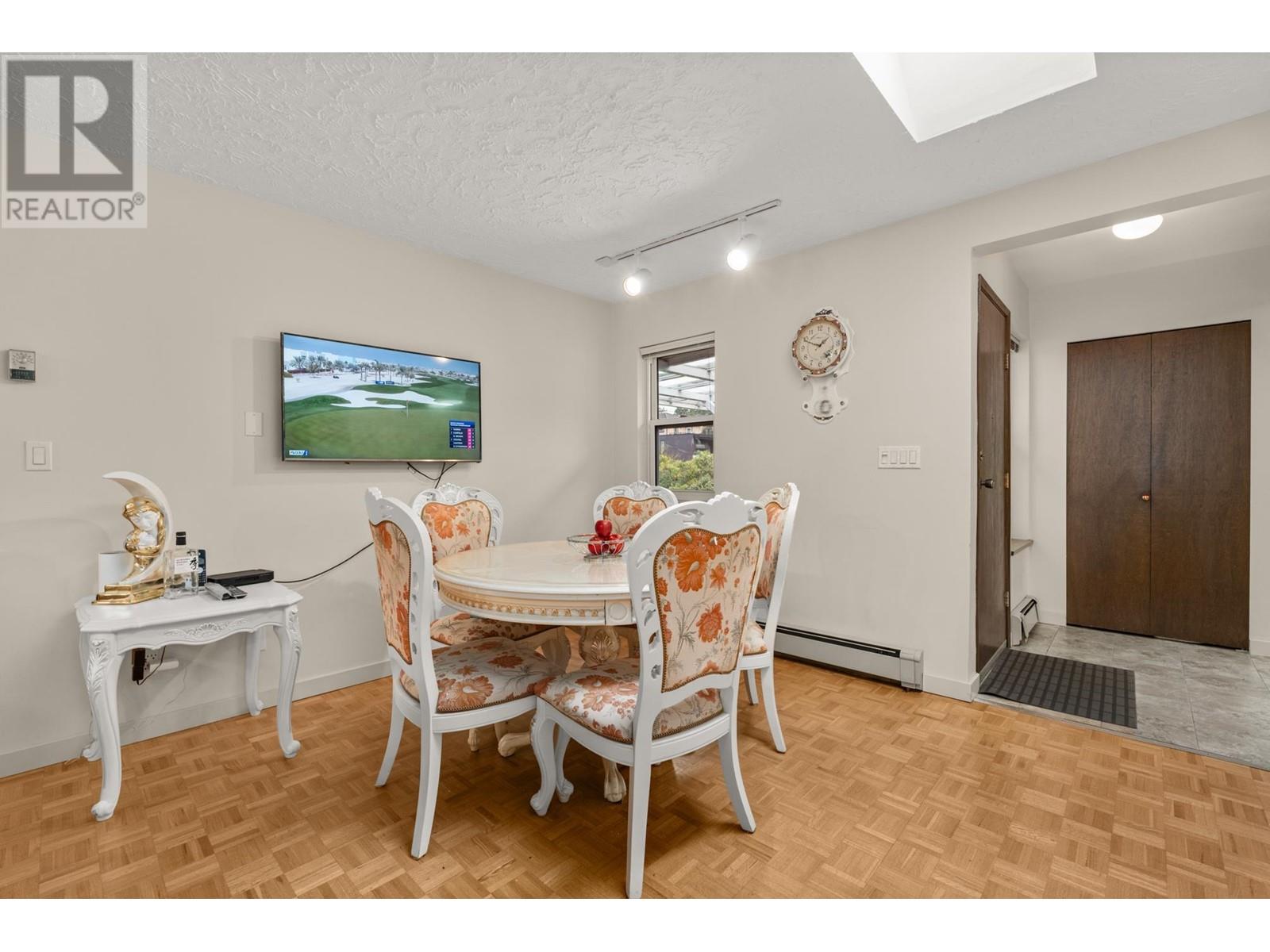 Photo 10 of 4651 W 16th Avenue, Vancouver BC