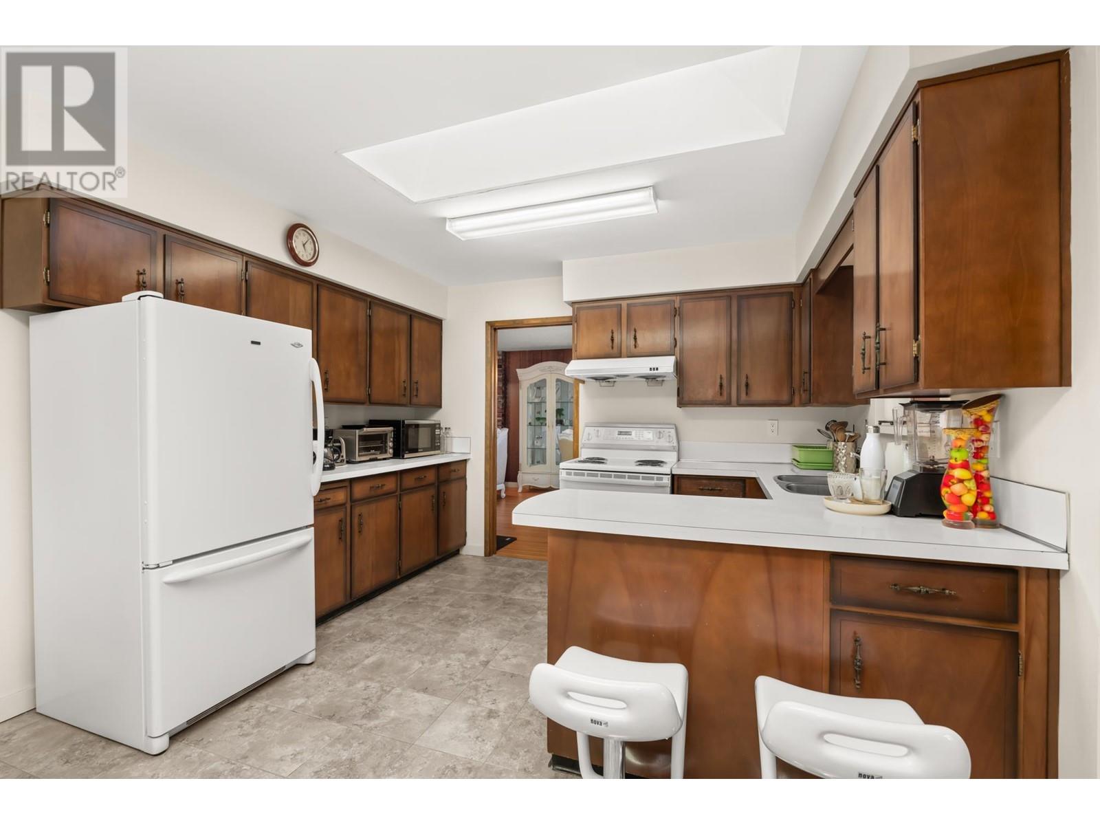 Photo 12 of 4651 W 16th Avenue, Vancouver BC