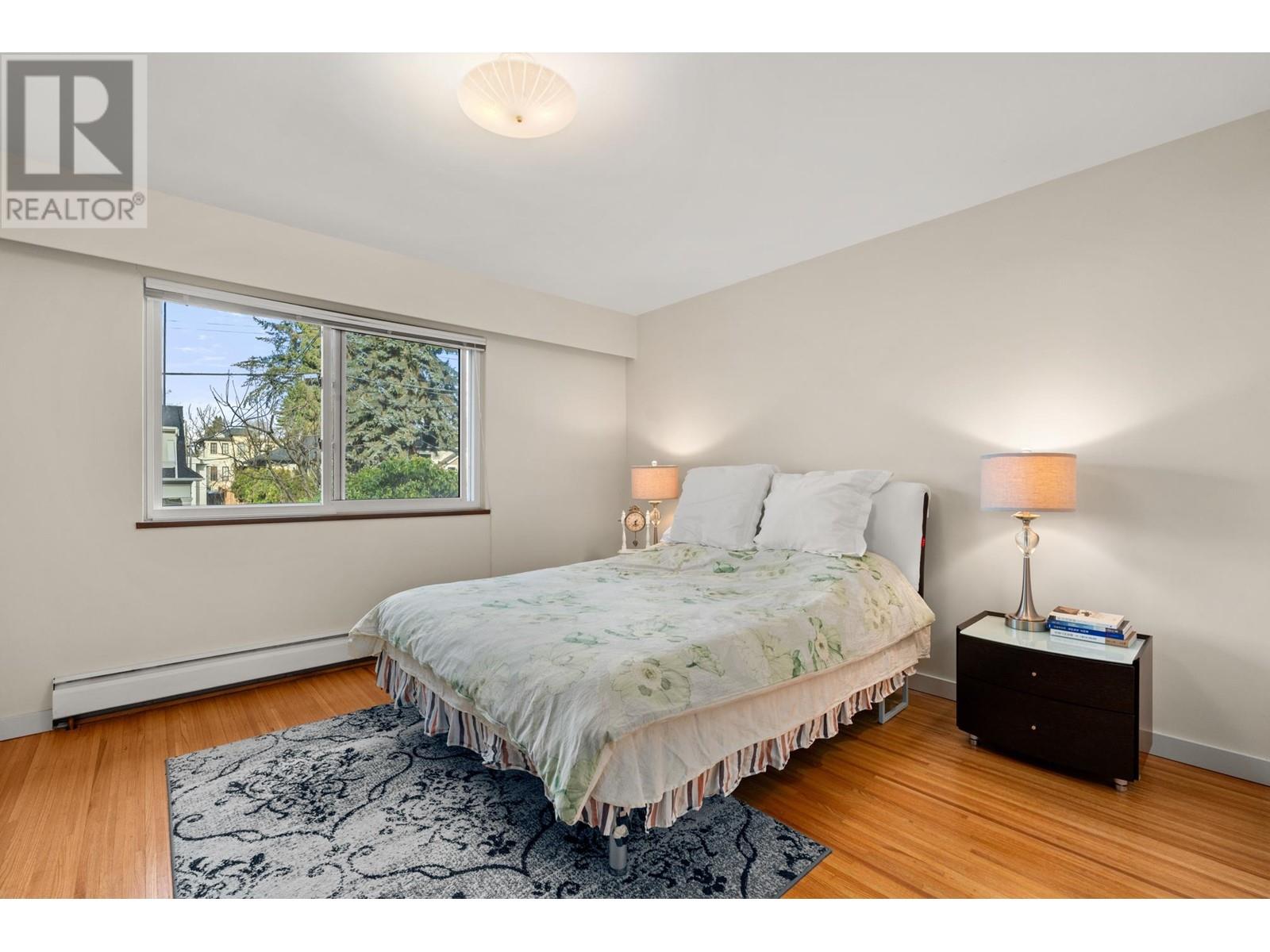 Photo 14 of 4651 W 16th Avenue, Vancouver BC