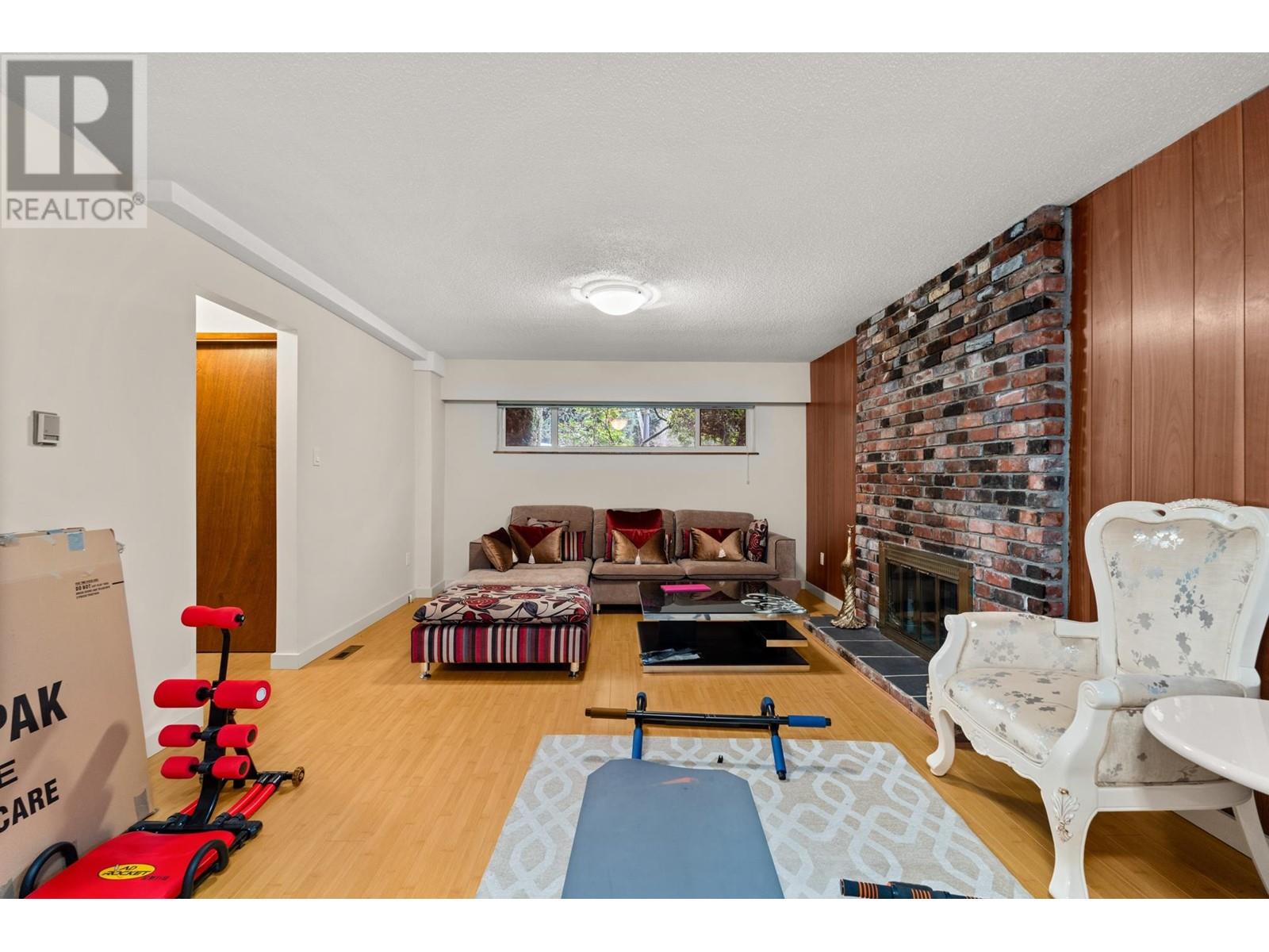 Photo 19 of 4651 W 16th Avenue, Vancouver BC