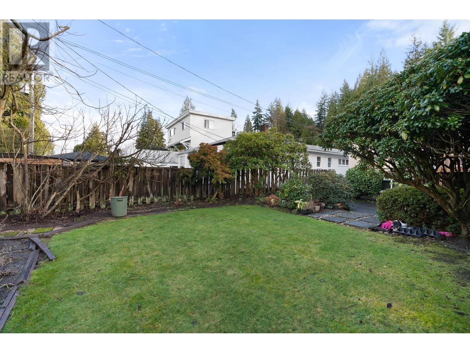 Photo 26 of 4651 W 16th Avenue, Vancouver BC