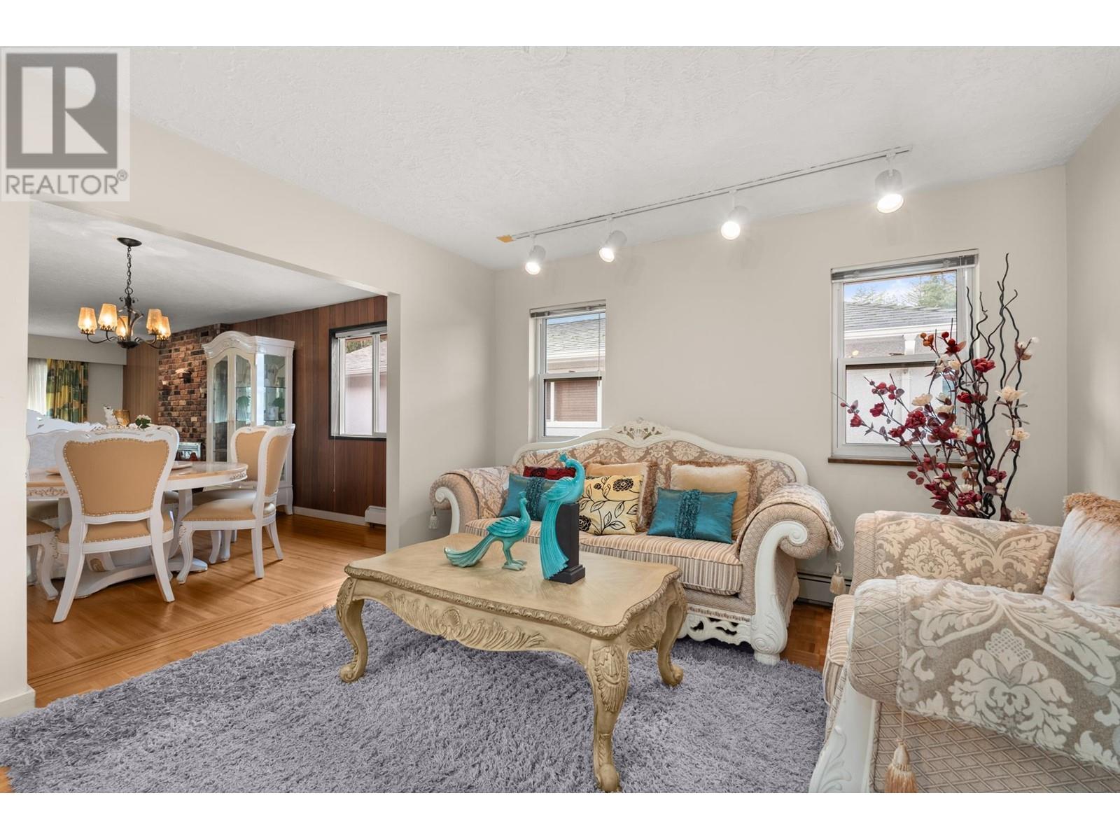Photo 7 of 4651 W 16th Avenue, Vancouver BC