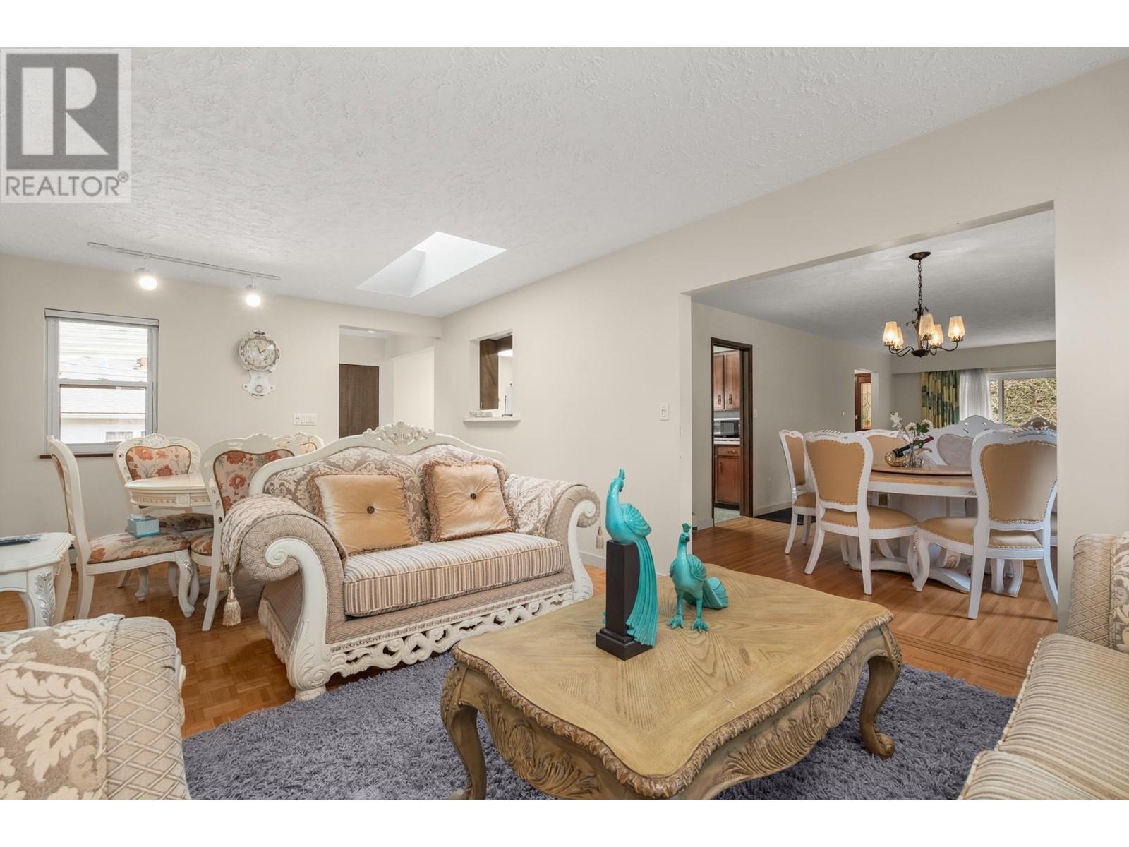 Photo 9 of 4651 W 16th Avenue, Vancouver BC