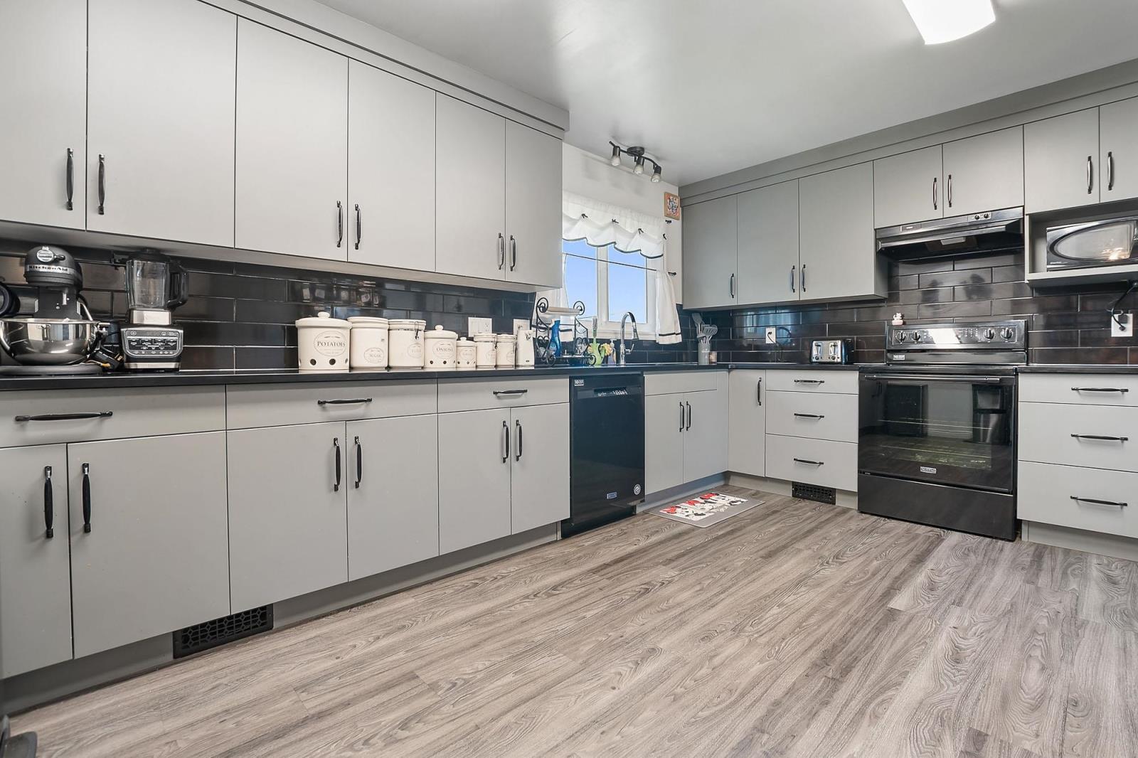 8789 BUTCHART STREET, Chilliwack Proper South, Chilliwack