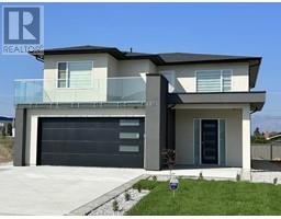 1724 TREFFRY Place, Summerland