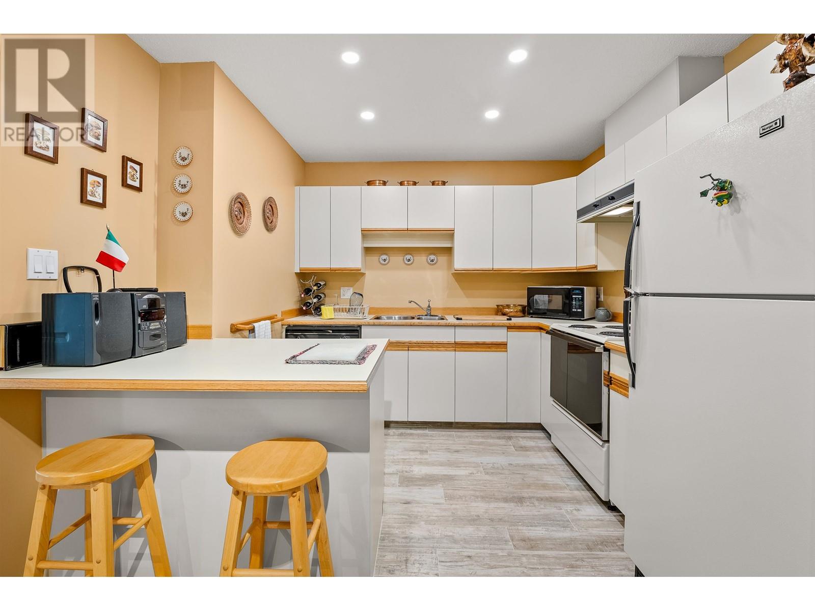 4 4510 BLACKCOMB WAY, Whistler real estate listing R2961975