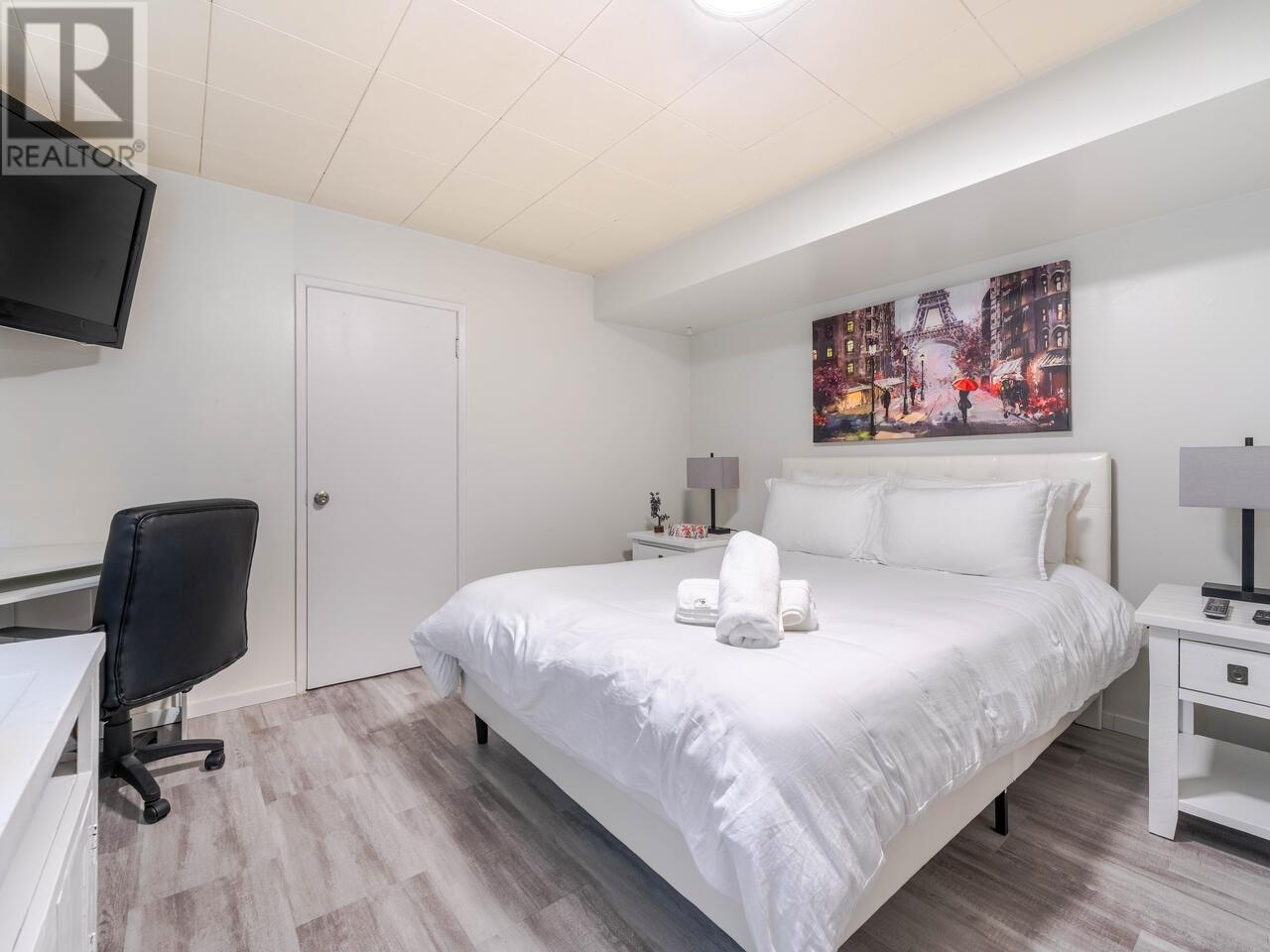 Photo 19 of 447 E 30th Avenue, Vancouver BC