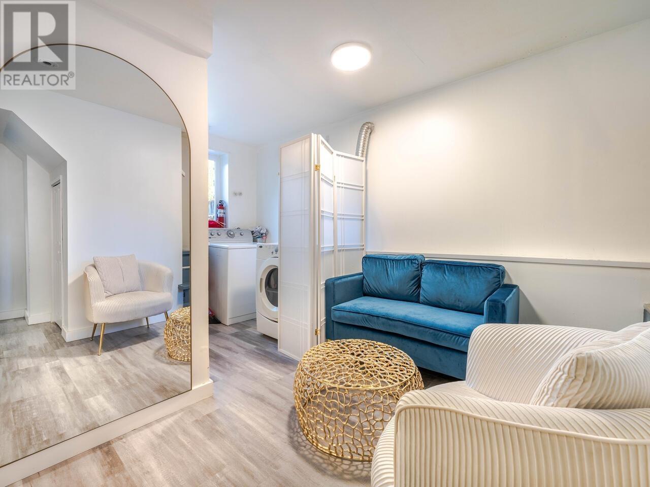 Photo 13 of 447 E 30th Avenue, Vancouver BC
