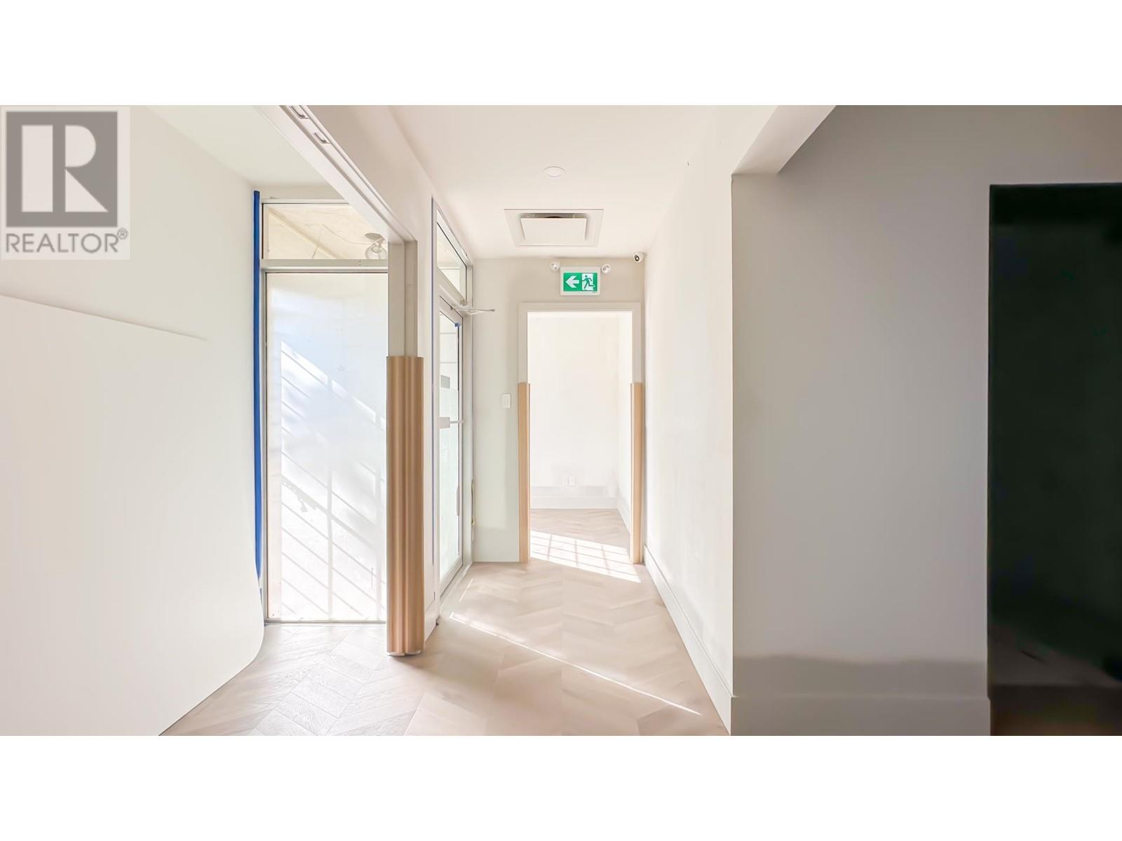 Photo 2 of 8273 Oak Street, Vancouver BC