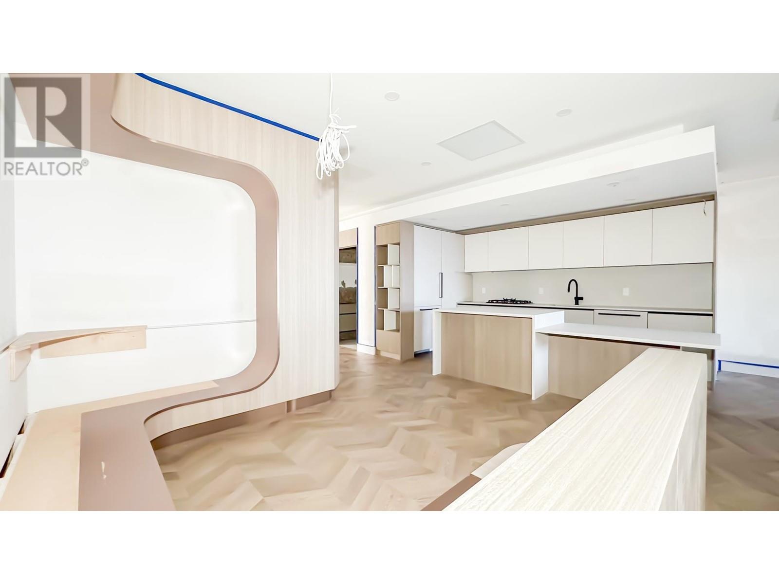 Photo 14 of 8273 Oak Street, Vancouver BC