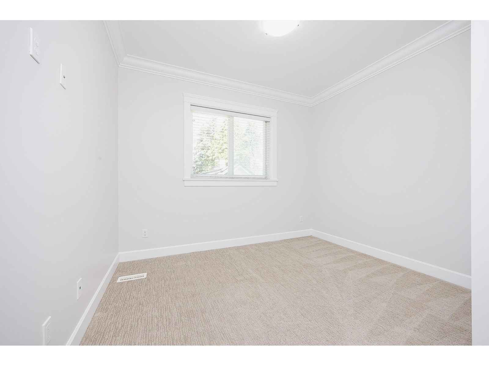Photo 33 of 2807 Maple Street, Abbotsford BC