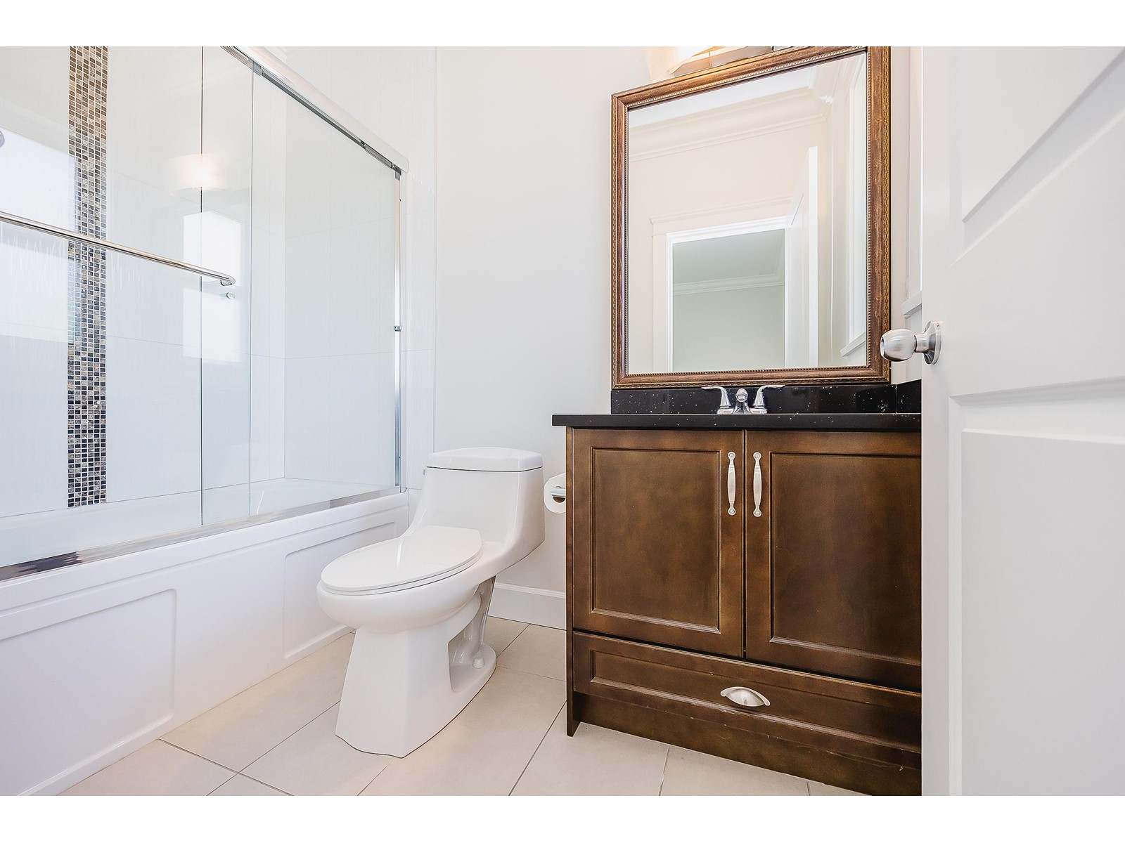Photo 32 of 2807 Maple Street, Abbotsford BC