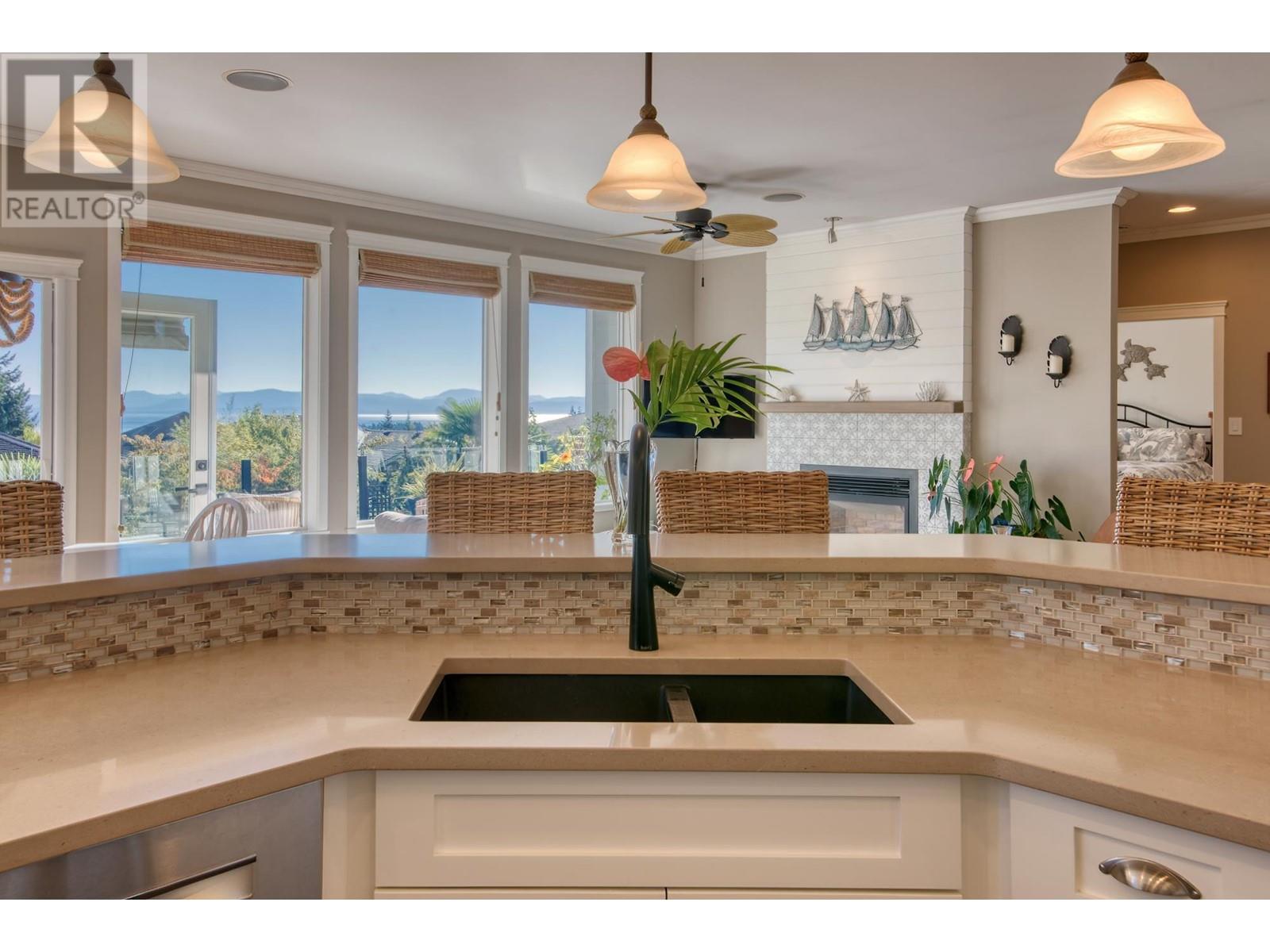 6369 JASPER ROAD, Sechelt