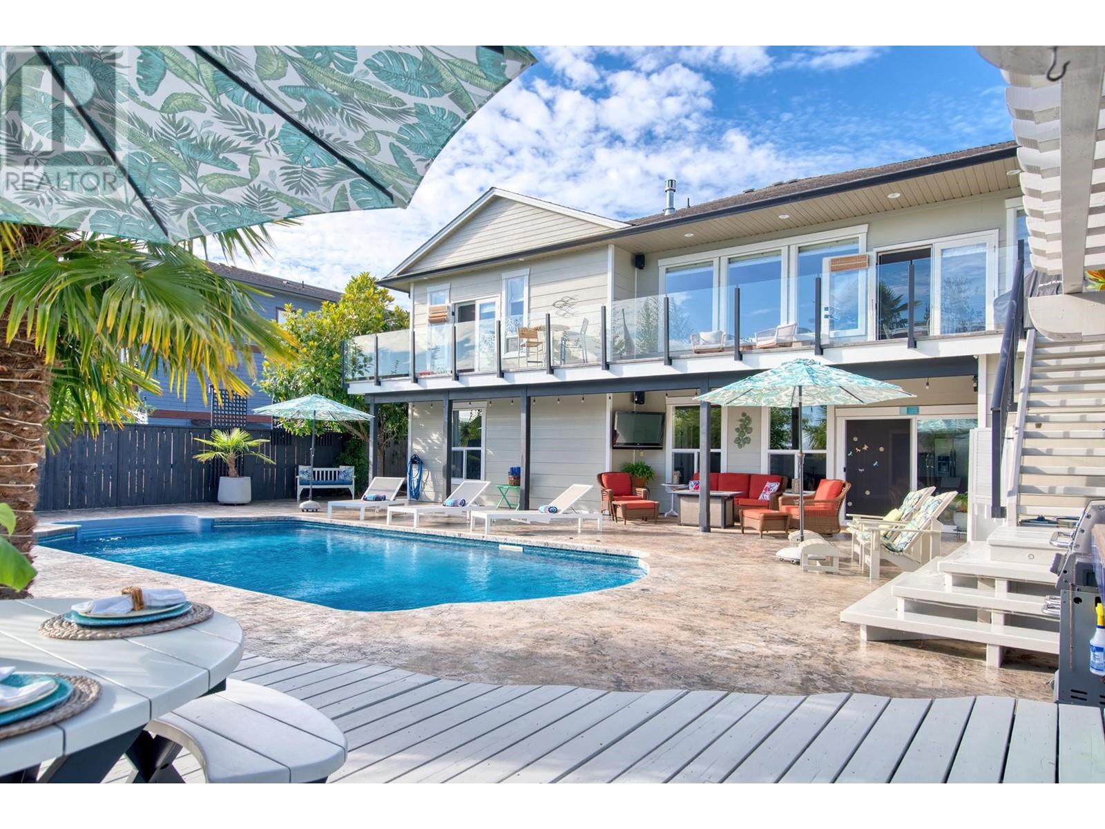 6369 JASPER ROAD, Sechelt