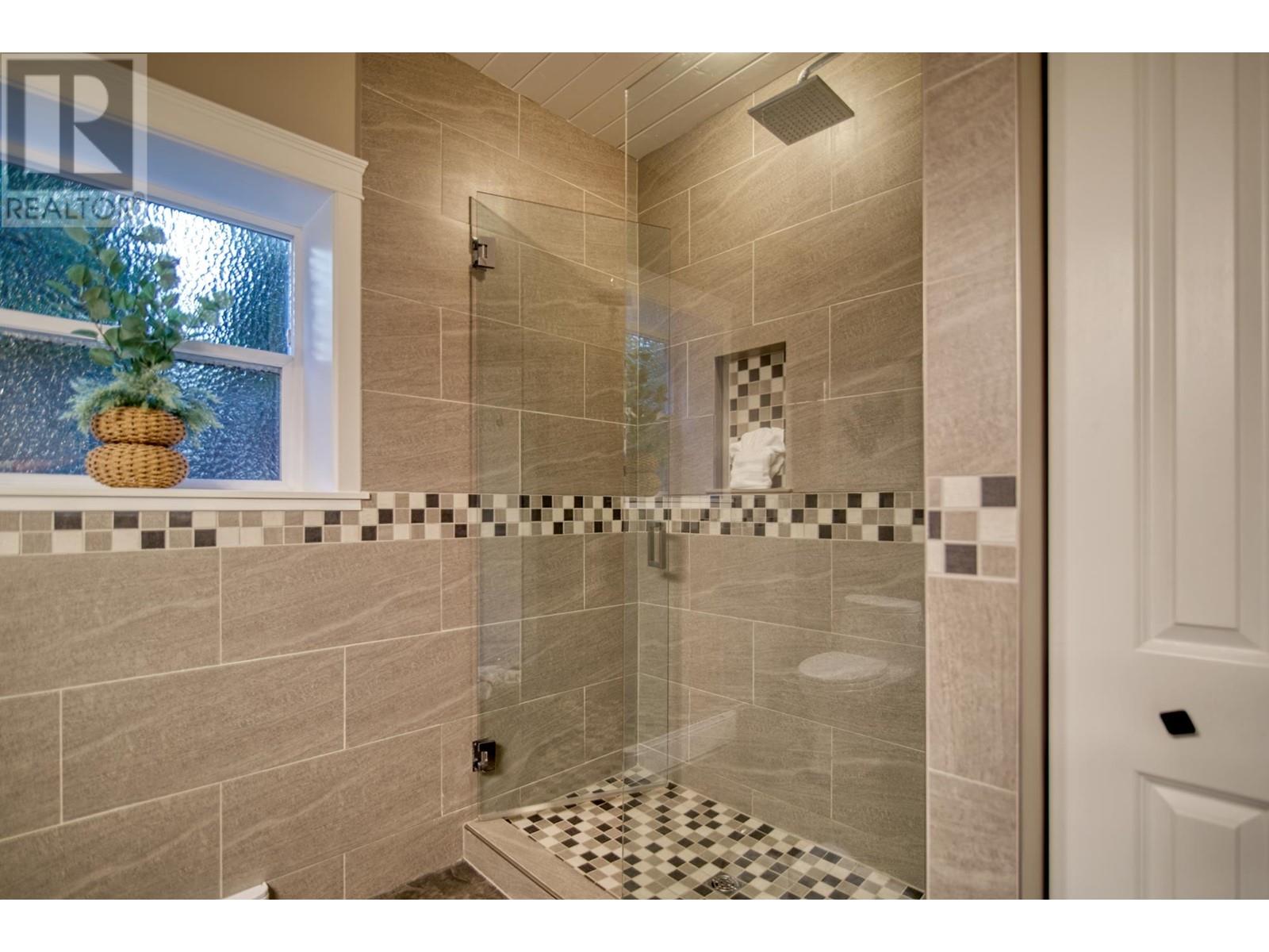 6369 JASPER ROAD, Sechelt