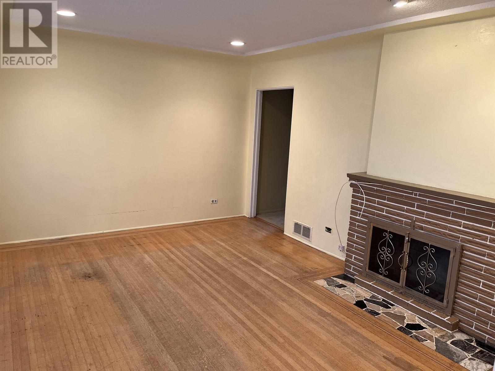 Photo 2 of 1419 E 30th Avenue, Vancouver BC
