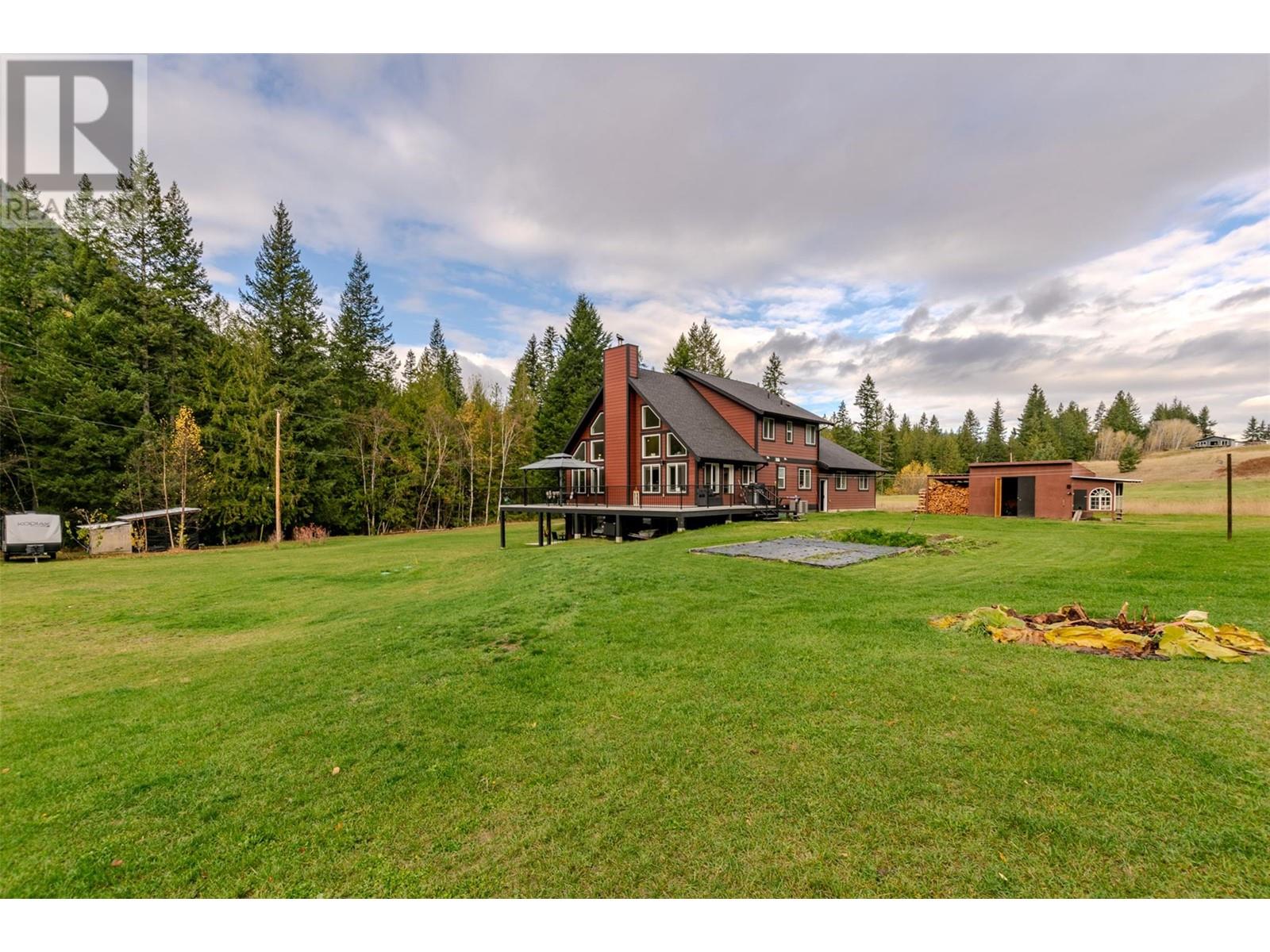  738 Bolton Road, Tappen