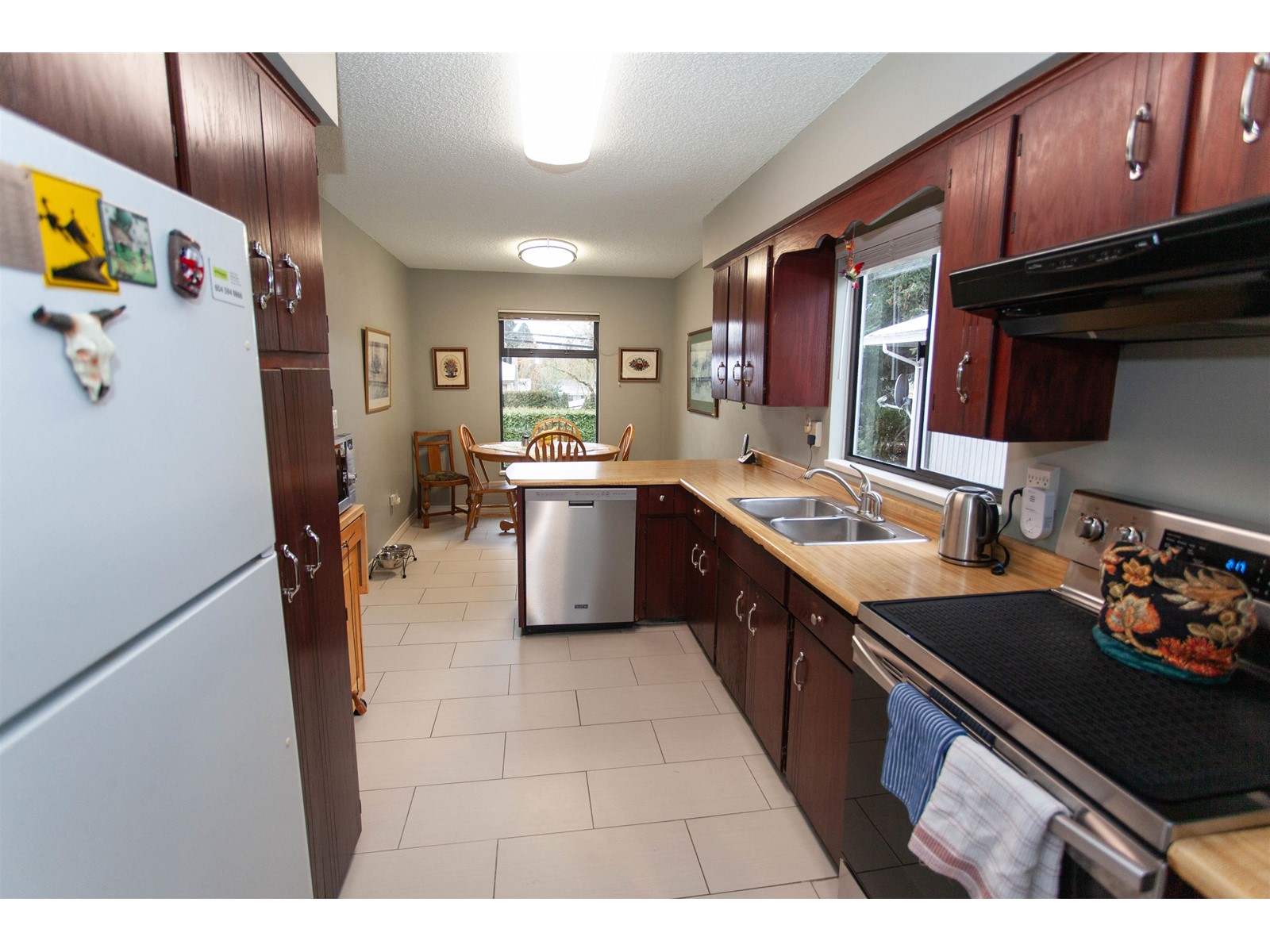 11811 64 AVENUE, Delta