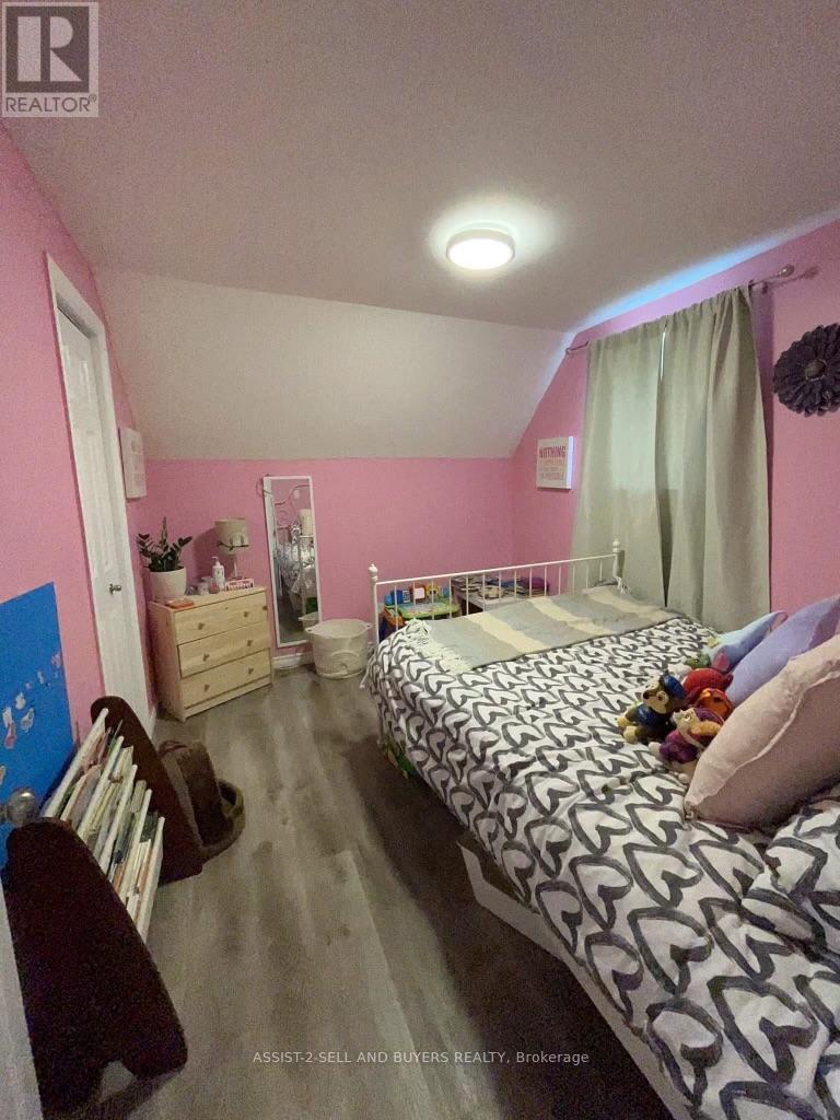Photo 11 of 29 Baldwin Avenue, Cornwall ON