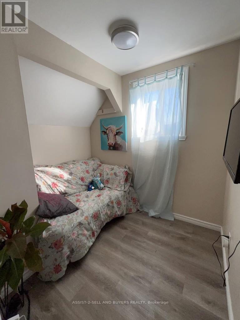 Photo 12 of 29 Baldwin Avenue, Cornwall ON