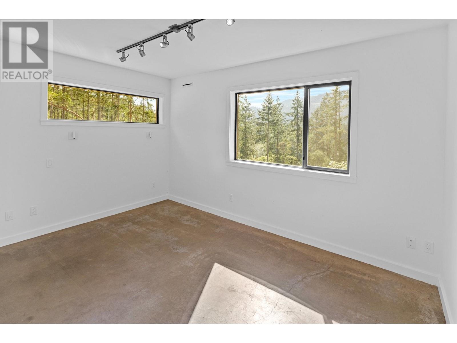 370-400 BAKER ROAD, Salt Spring Island