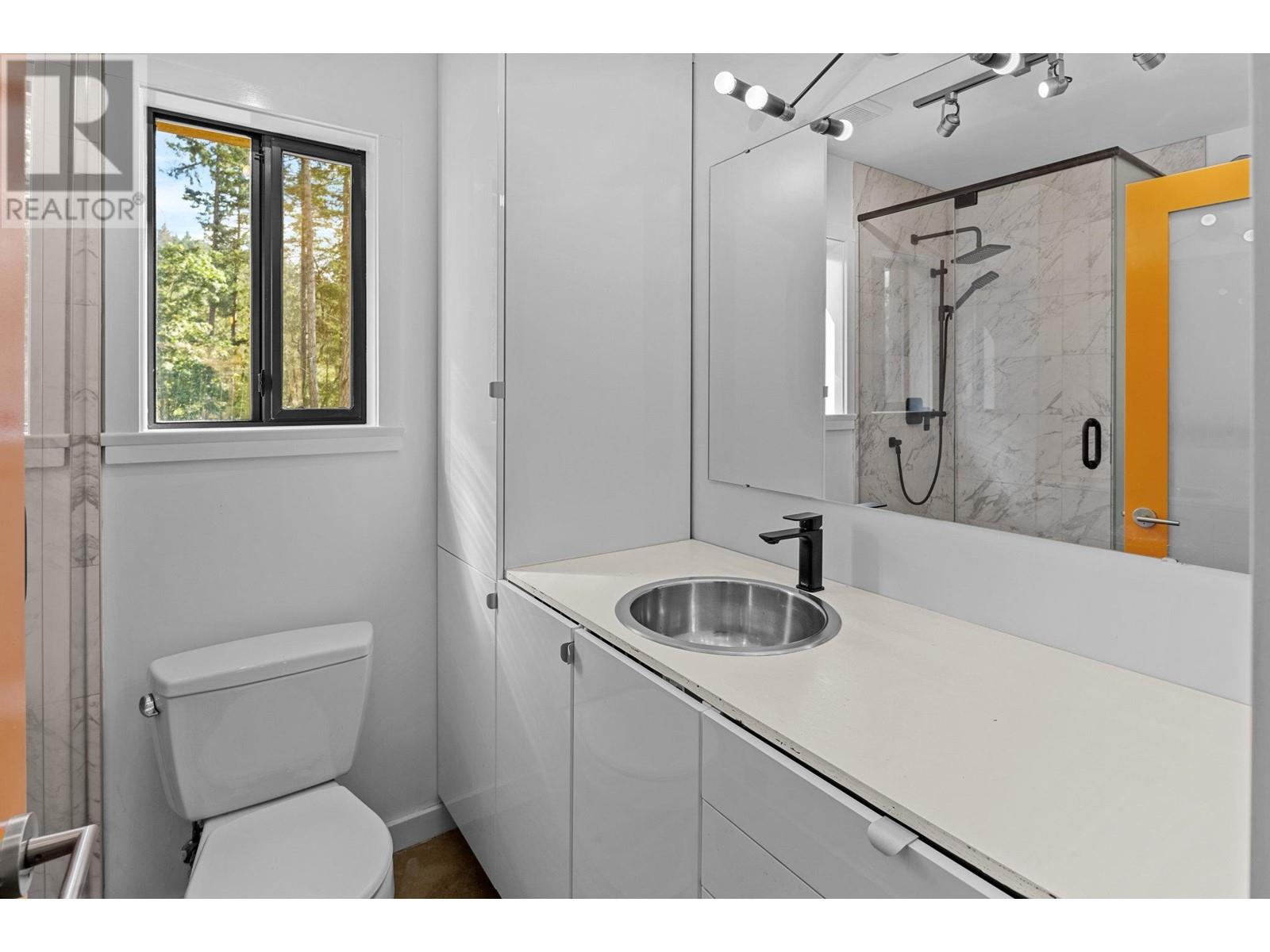 370-400 BAKER ROAD, Salt Spring Island