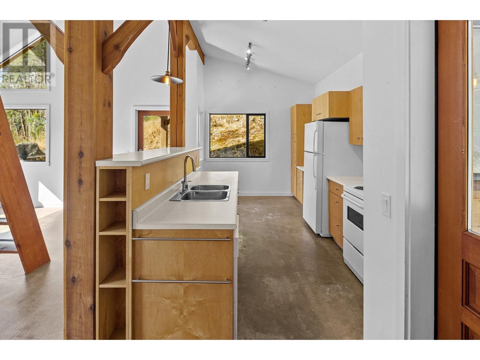 370-400 BAKER ROAD, Salt Spring Island