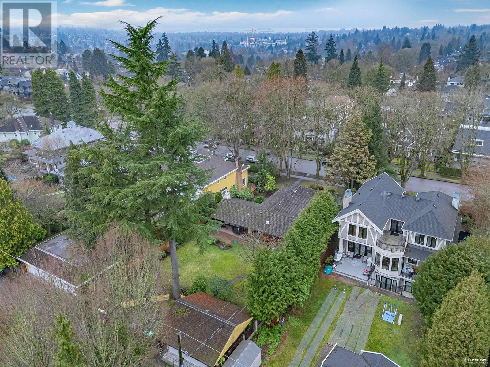 Photo 14 of 1736 W 37th Avenue, Vancouver BC