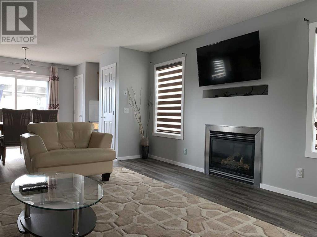 Single Family House for Sale in  Royal Elm Mews NW Royal Oak Calgary 