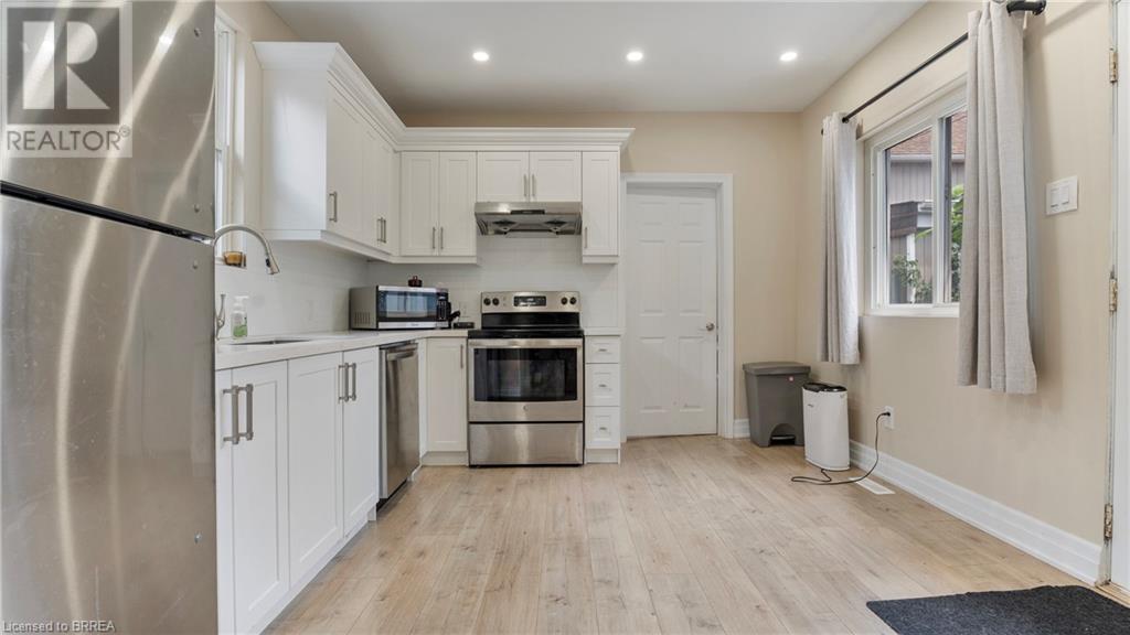 Photo 8 of 33 Highland Avenue, Hamilton ON