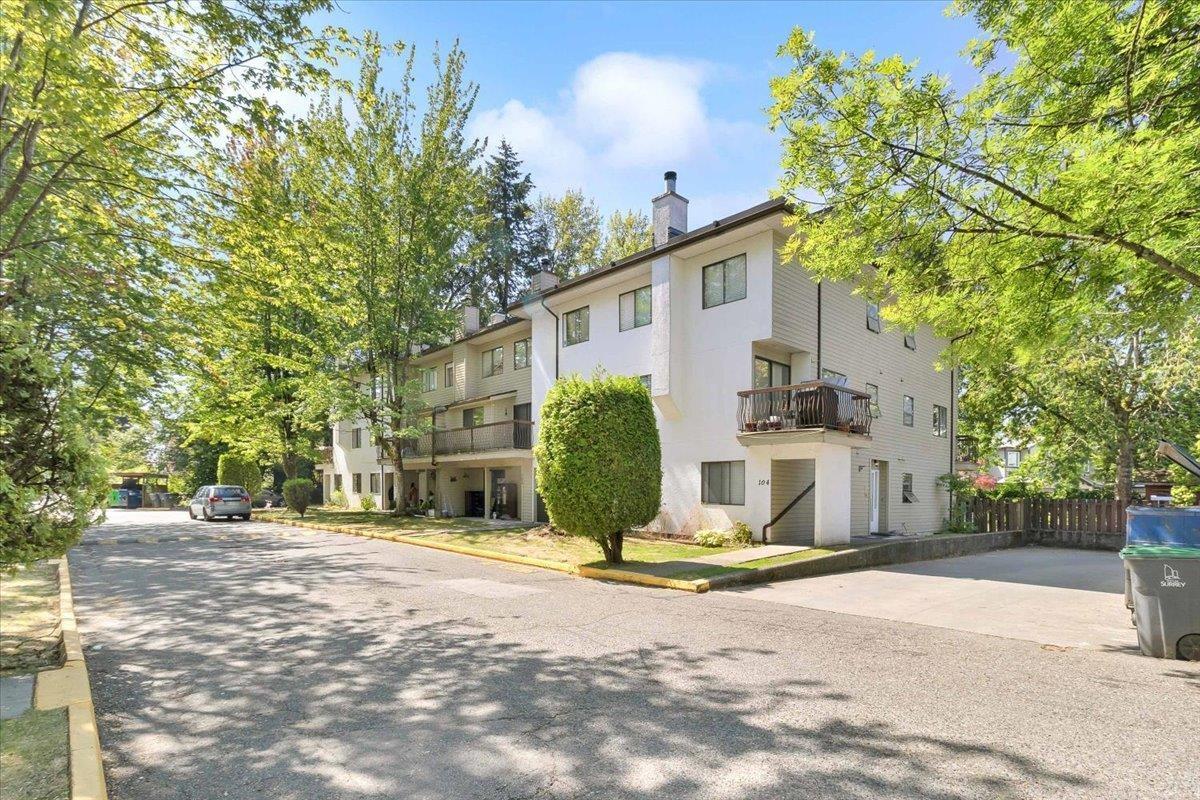 Photo 3 of 204 7119 133 Street, Surrey BC