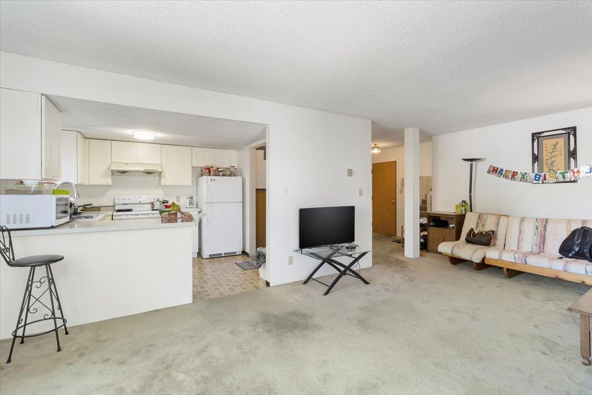 Photo 7 of 204 7119 133 Street, Surrey BC