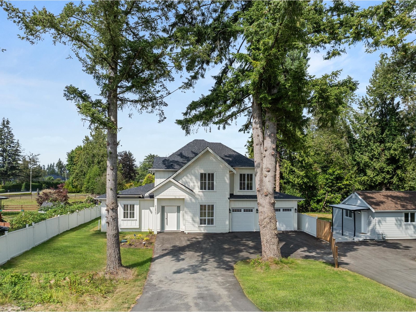 24833 ROBERTSON CRESCENT, Langley