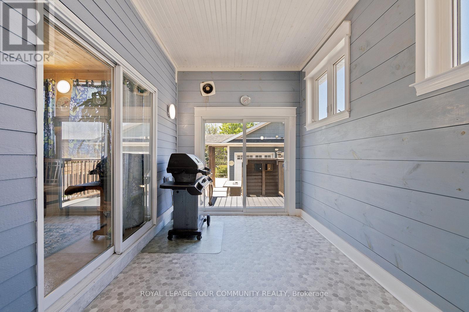 Photo 32 of 870 Beach Boulevard, Hamilton ON