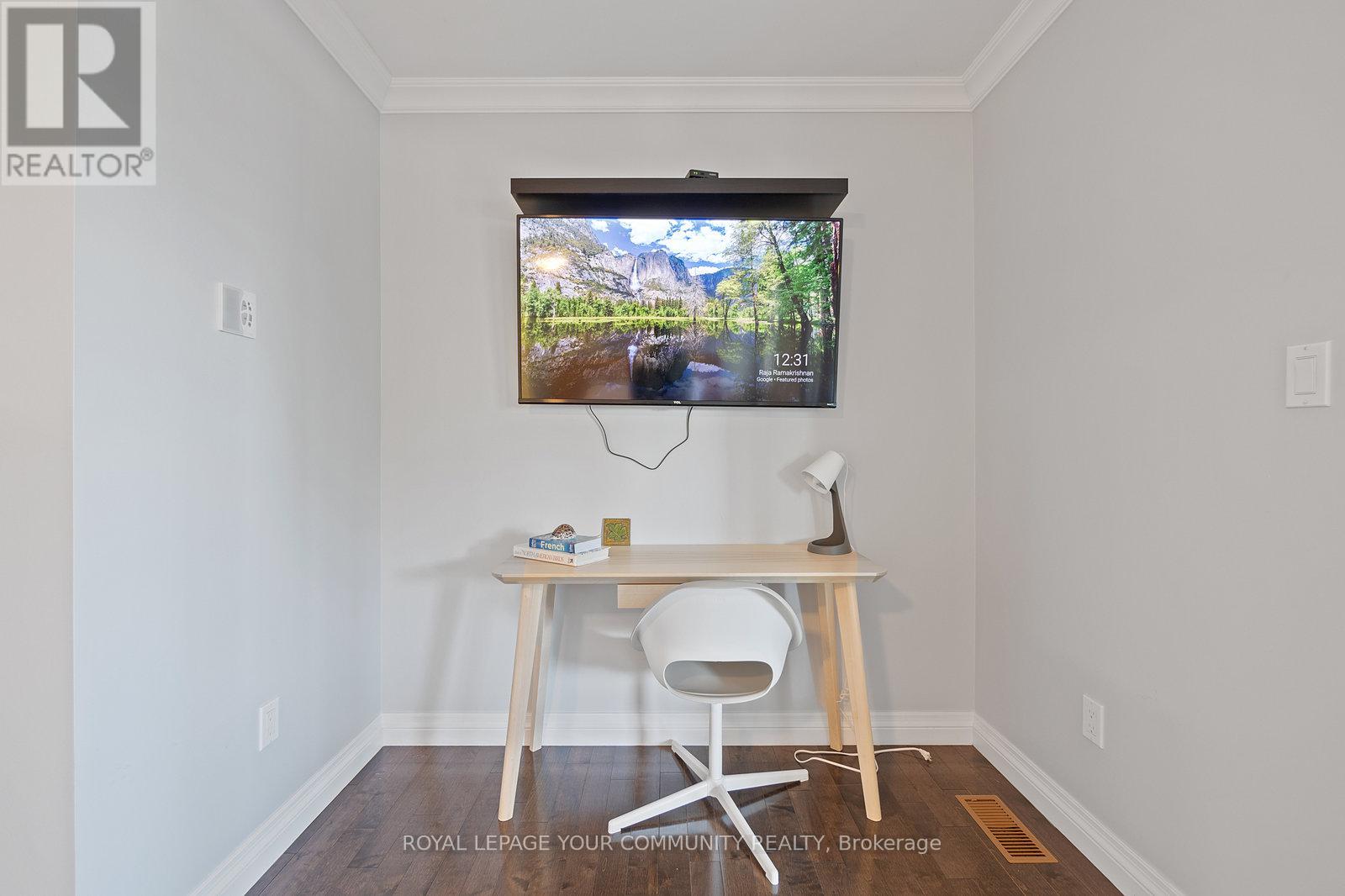 Photo 15 of 870 Beach Boulevard, Hamilton ON
