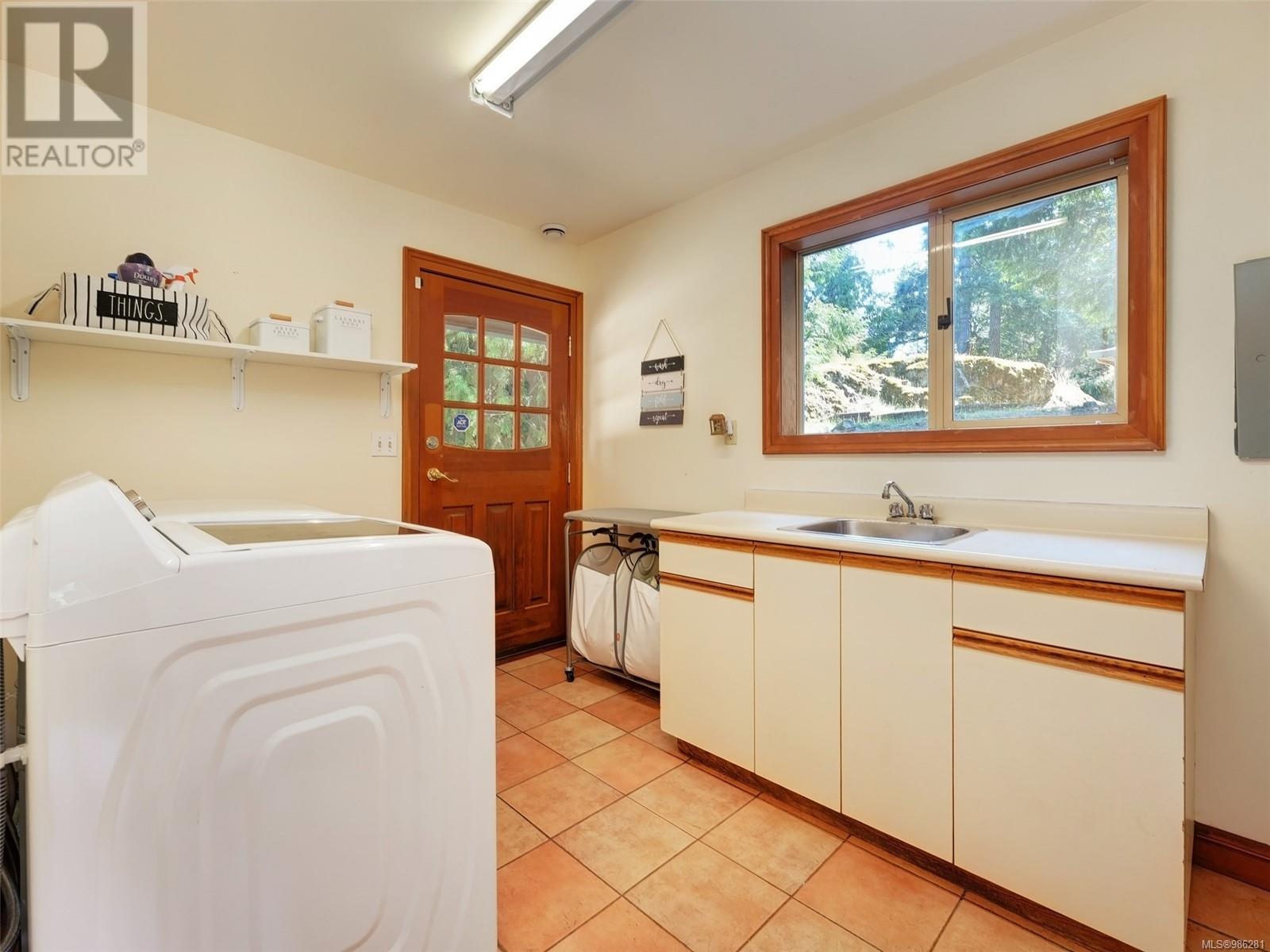  2187 Henlyn Drive, Sooke