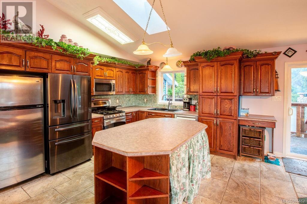 345 Lone Cone Rd, Tofino