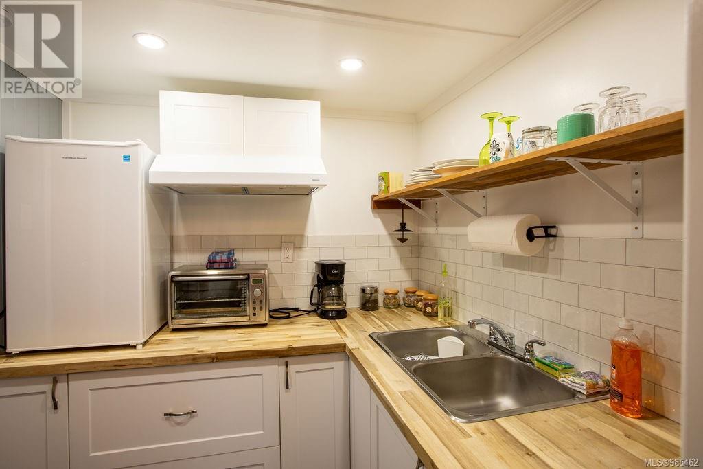 345 Lone Cone Rd, Tofino