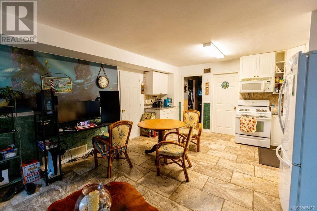 345 Lone Cone Rd, Tofino
