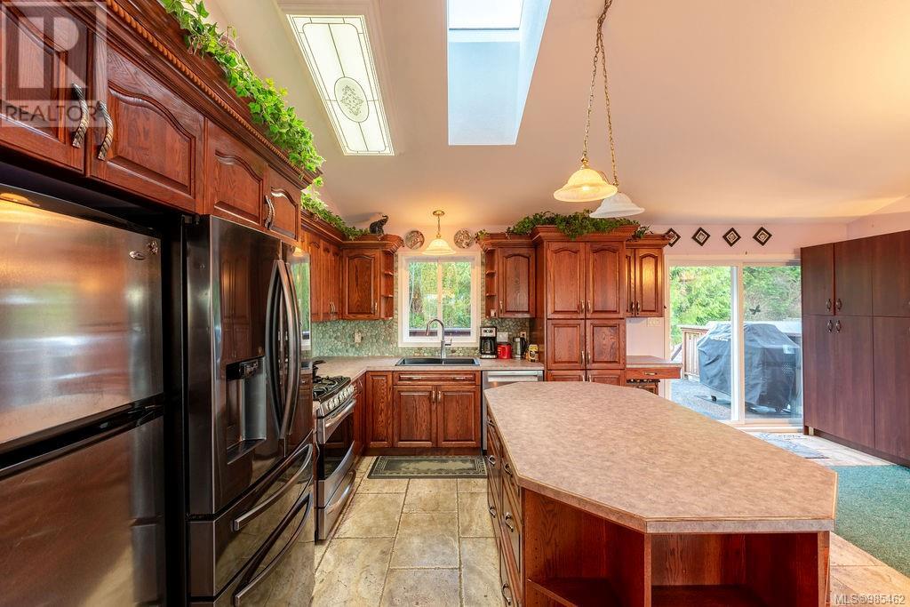 345 Lone Cone Rd, Tofino