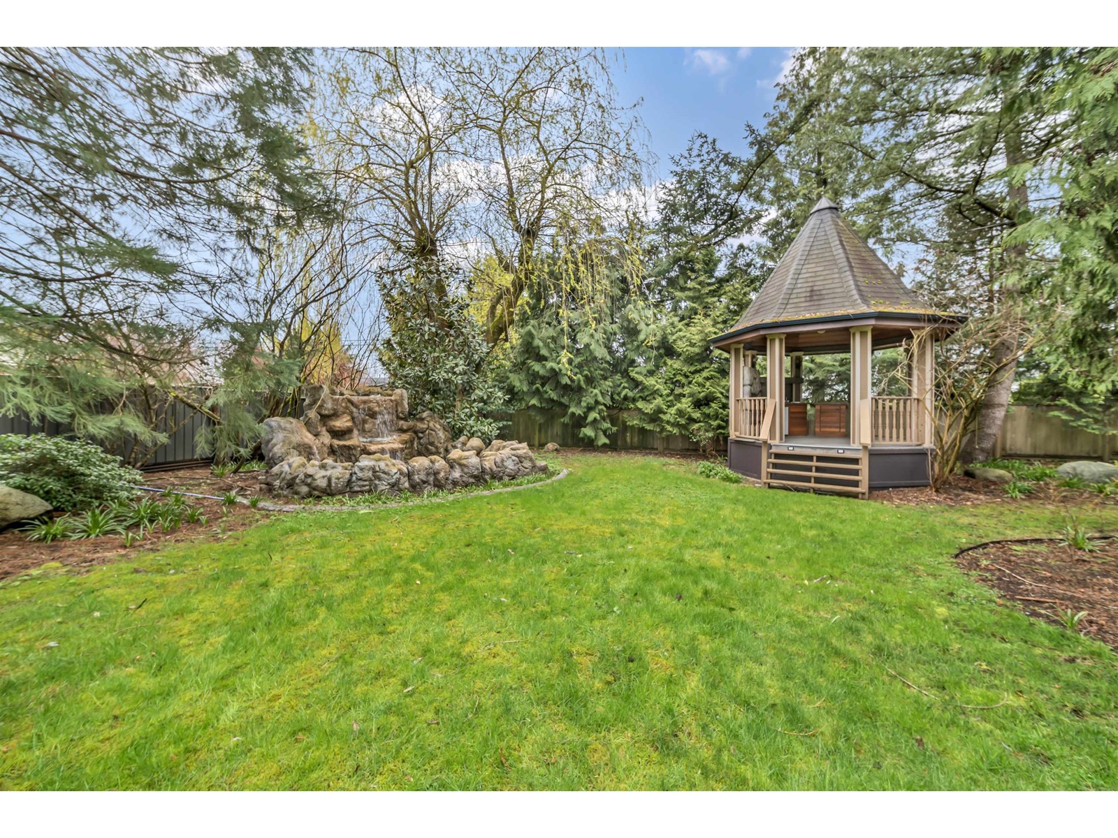 Photo 5 of 6354 184 Street, Surrey BC