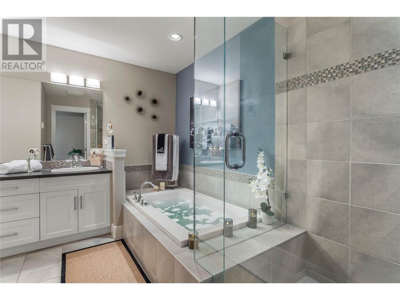 60 3359 Cougar Road, West Kelowna